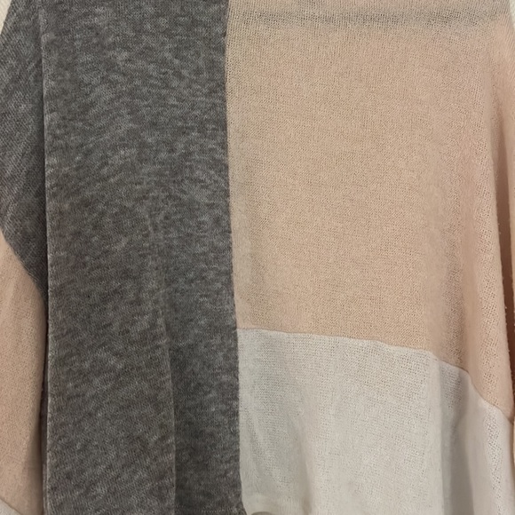 Colorblock Sweater - Picture 2 of 4